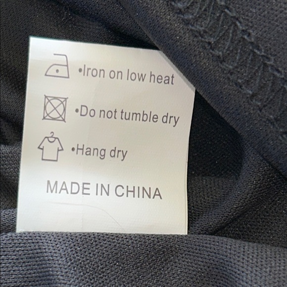 Elegant Black Midi Dress - Picture 15 of 15